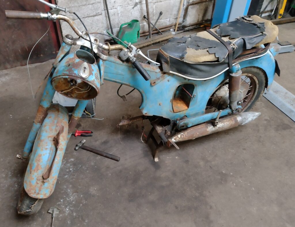 Photo of a puch 175